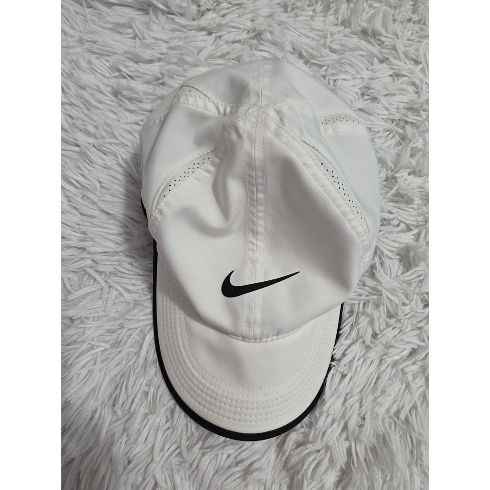 Nike‎ Featherlight Dri-FIT Running Hat White Black Adjustable Cap One Size OSFM